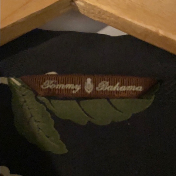 Black patterned Tommy Bahama, Size Large. - Picture 2 of 3